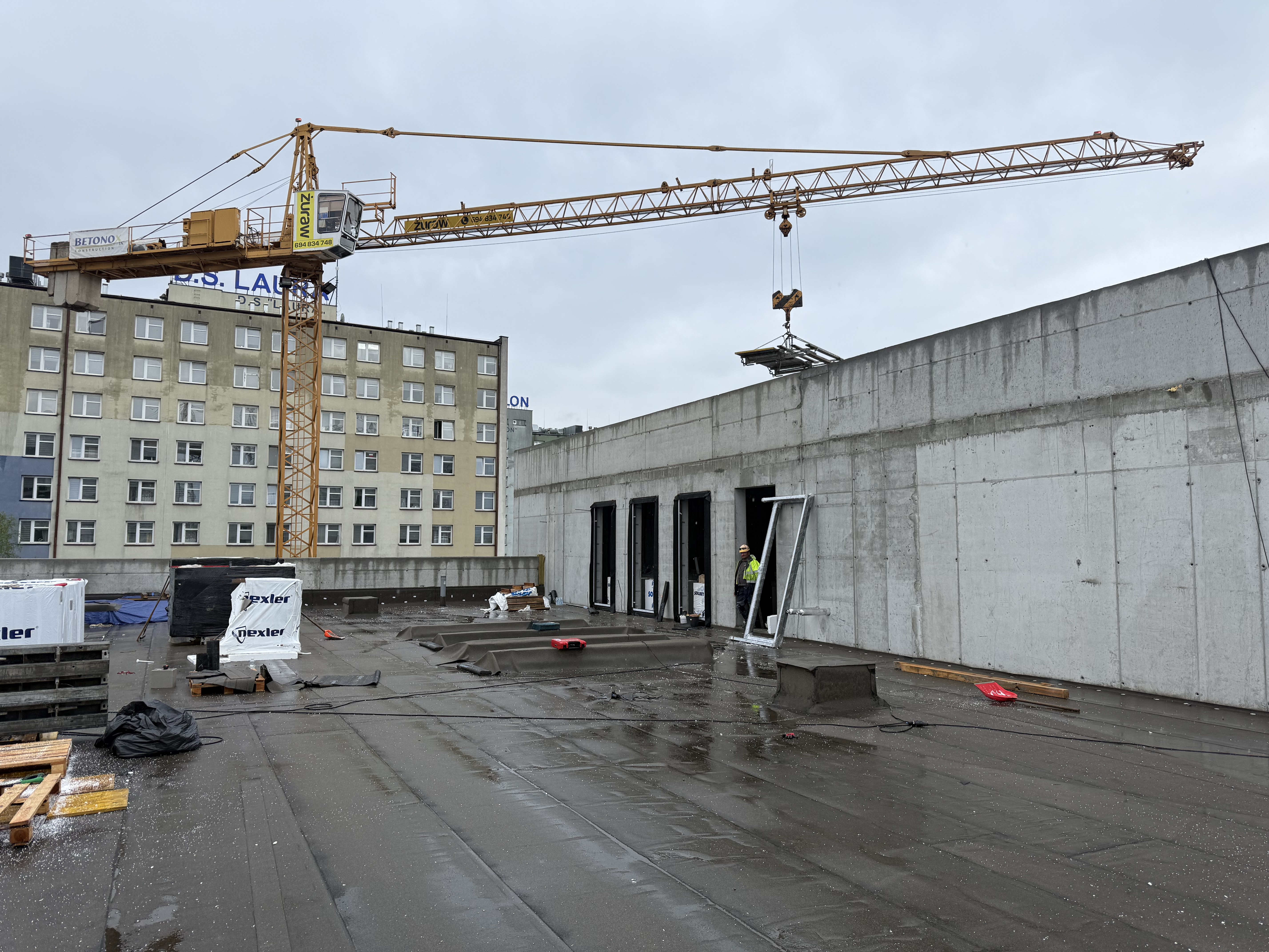 Plac budowy - widok z zewnątrz